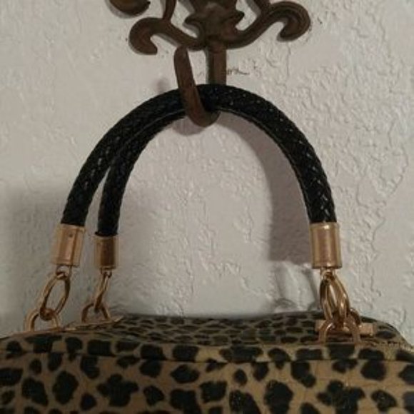 Jingpin Faux Leather Bag with Woven Handles - Picture 5 of 12